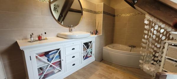 EN VENTE - NEVERS - à 5 mn du centre ville . Maison 3 chambres terrain