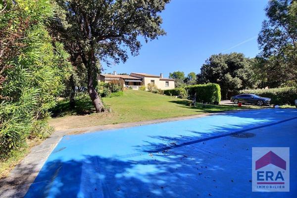 Maison Venasque 5 pièces 145.31m² - Jardin - Piscine - Dépendances