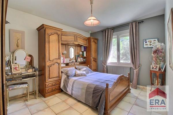 Maison Venasque 5 pièces 145.31m² - Jardin - Piscine - Dépendances