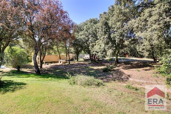 Maison Venasque 5 pièces 145.31m² - Jardin - Piscine - Dépendances