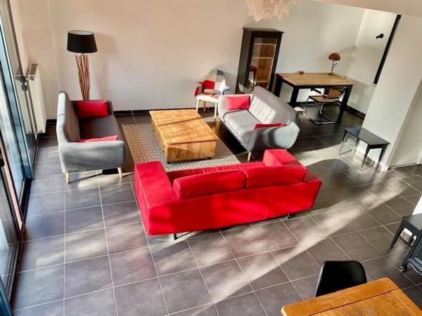 Maison contemporaine lumineuse à proximité du bourg de Saint