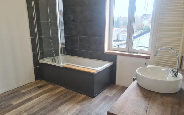 Appartement à louer    4 pièces • 101,57 m2 Tourcoing