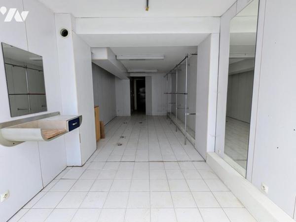 LOCAL COMMERCIAL OU PROFESSIONNEL - CENTRE-VILLE - VIRE