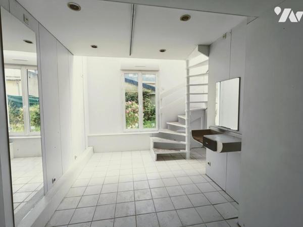 LOCAL COMMERCIAL OU PROFESSIONNEL - CENTRE-VILLE - VIRE