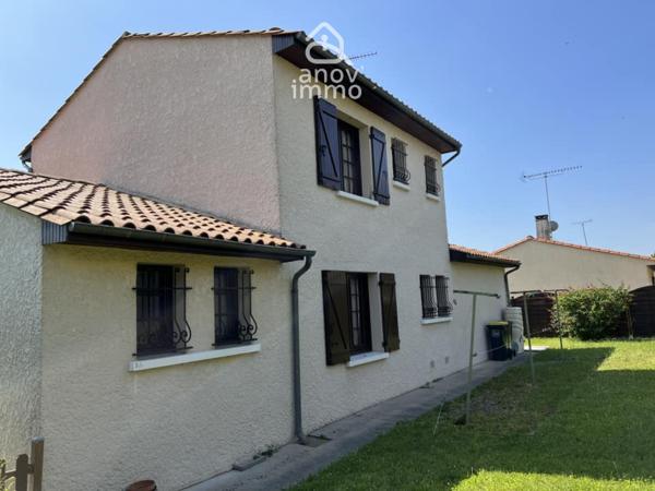 Maison
                                                                                                                                                                                                                                                                                                                        4 pièce(s)                                                                                                                                                                                                          3 chambre(s)                                                                                                                                                                                                          106.27  m²