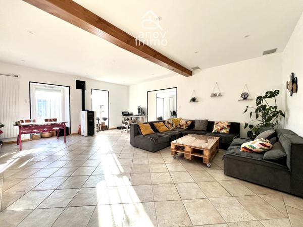 Maison
                                                                                                                                                                                                                                                                                                                        5 pièce(s)                                                                                                                                                                                                          3 chambre(s)                                                                                                                                                                                                          190  m²
