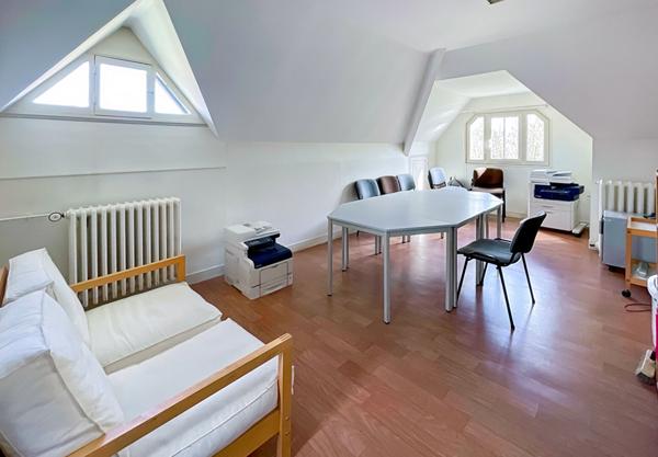 Maison Poissy 9 pièce(s) 215 m2