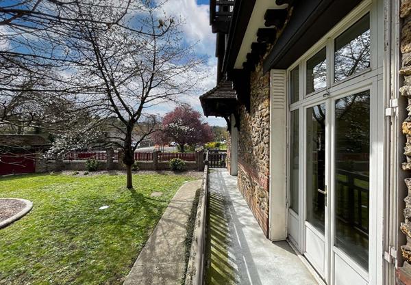 Maison Poissy 9 pièce(s) 215 m2