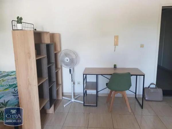 Appartement à louer 1 pièce 28.05m² Le Tampon (97430)