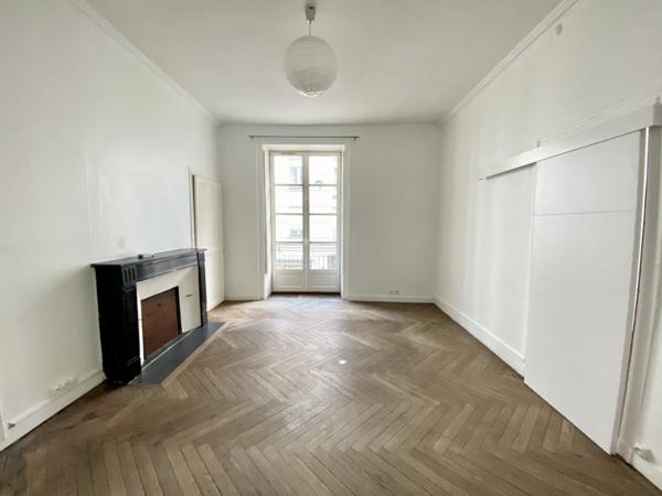 T3 - 7 rue Guépin, NANTES - 1er étage porte droite