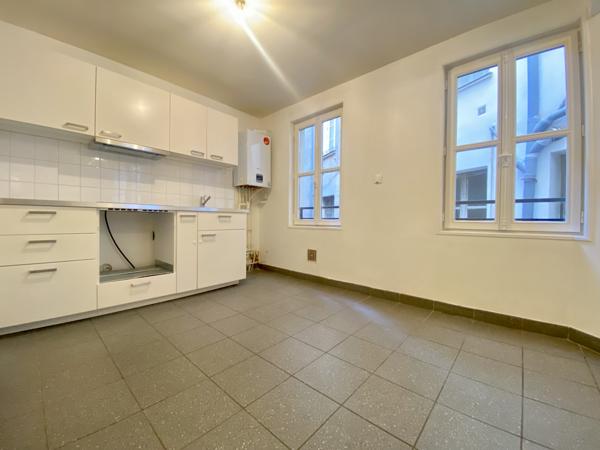 T3 - 7 rue Guépin, NANTES - 1er étage porte droite