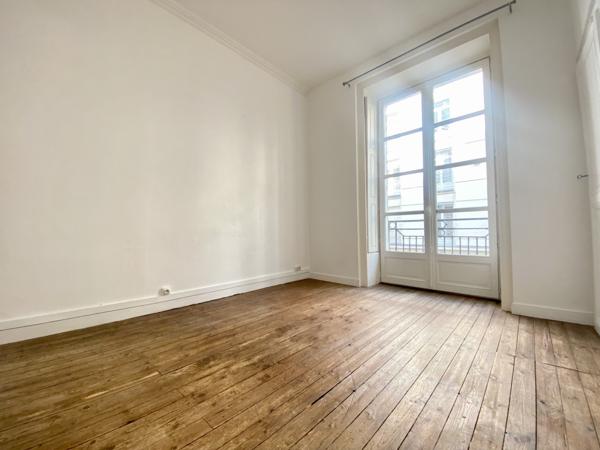 T3 - 7 rue Guépin, NANTES - 1er étage porte droite