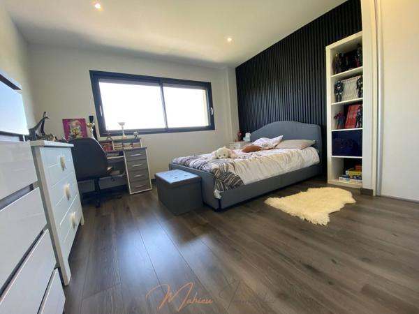Maison 6 pièces 198m² à vendre à Saint-Genis-Pouilly 01630