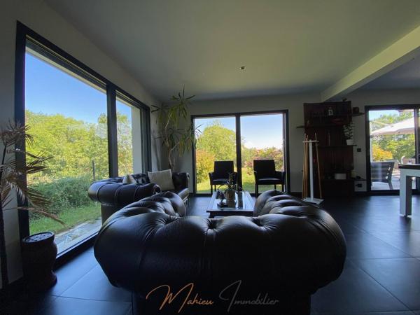 Maison 6 pièces 198m² à vendre à Saint-Genis-Pouilly 01630