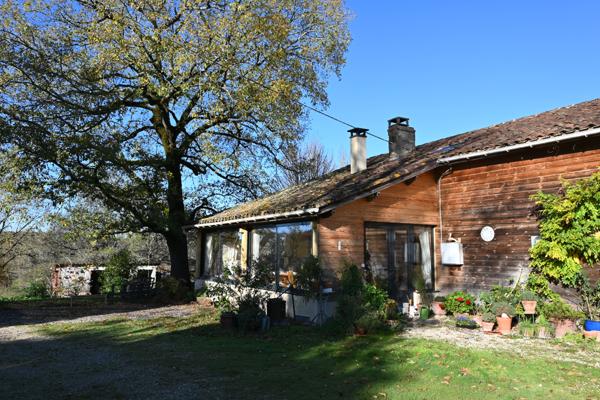 Cuzorn (47500) Maison de campagne au calme sur plus de 2,5 hectares