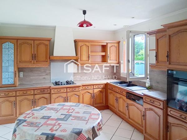 Pavillon agréable, bien situé, jardin, piscine.