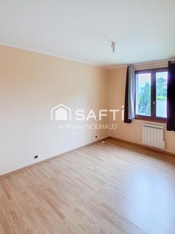 Pavillon agréable, bien situé, jardin, piscine.