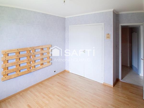 Pavillon agréable, bien situé, jardin, piscine.