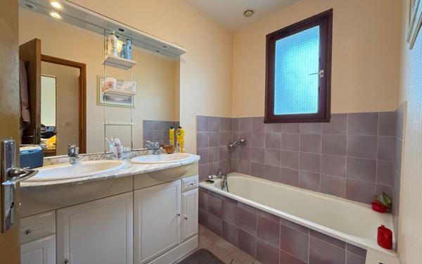 Maison à vendre    5 pièces •  Saint-Augustin