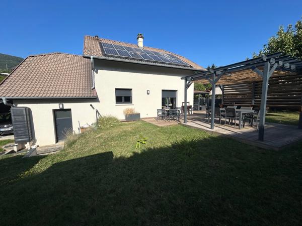 brison saint innocent maison (1997) 4 pièces 95 m2 env garage, terrain de 900 m2 env avec piscine.