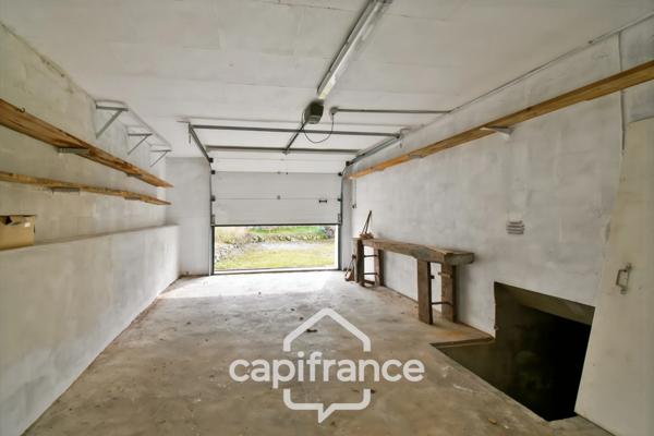 Maison à vendre entièrement rénovée, 6 pièces SAINT JEAN D'ANGELY (17), proche commerces avec jardin et garage