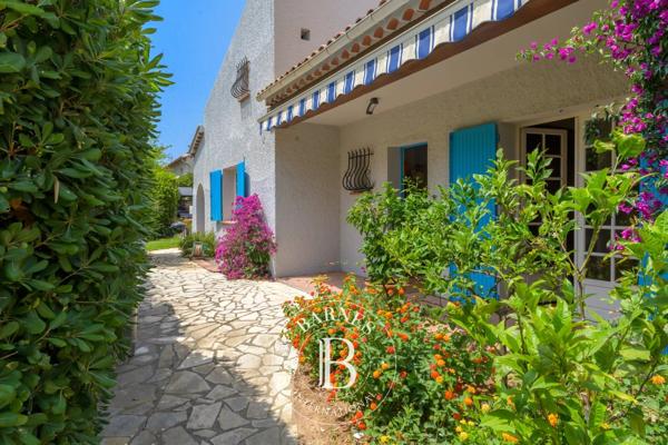 Sanary-sur-Mer, Villa 7 Chambres -  260 m² à vendre