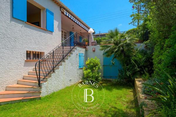 Sanary-sur-Mer, Villa 7 Chambres -  260 m² à vendre