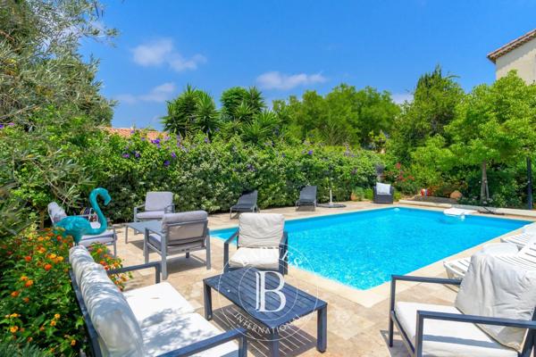 Sanary-sur-Mer, Villa 7 Chambres -  260 m² à vendre
