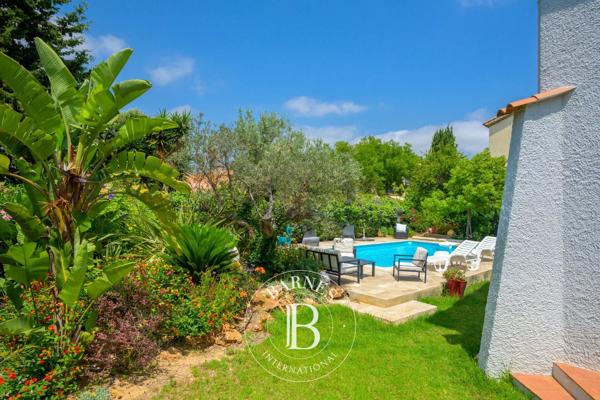 Sanary-sur-Mer, Villa 7 Chambres -  260 m² à vendre