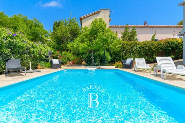 Sanary-sur-Mer, Villa 7 Chambres -  260 m² à vendre