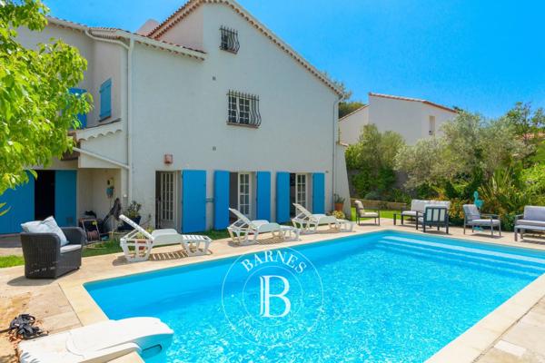 Sanary-sur-Mer, Villa 7 Chambres -  260 m² à vendre