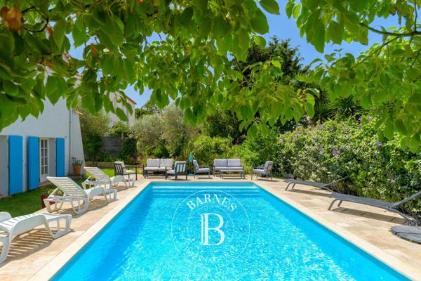 Sanary-sur-Mer, Villa 7 Chambres -  260 m² à vendre