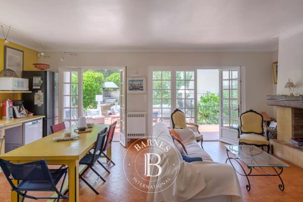 Sanary-sur-Mer, Villa 7 Chambres -  260 m² à vendre