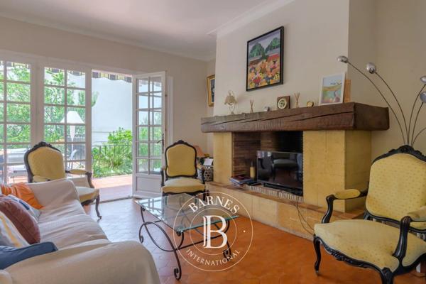 Sanary-sur-Mer, Villa 7 Chambres -  260 m² à vendre