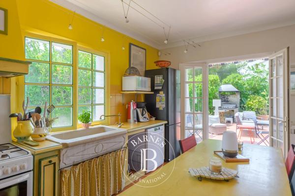 Sanary-sur-Mer, Villa 7 Chambres -  260 m² à vendre