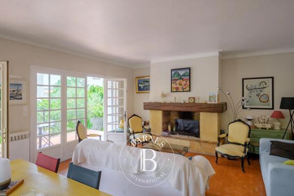 Sanary-sur-Mer, Villa 7 Chambres -  260 m² à vendre