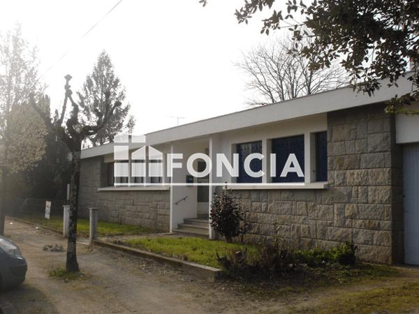 Location Local commercial 6 pièces 200 m² - 9 BD CLEMENCEAU Challans 85300