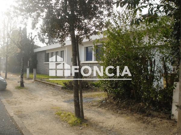 Location Local commercial 6 pièces 200 m² - 9 BD CLEMENCEAU Challans 85300