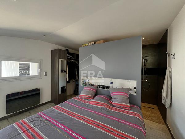 Ancienne bâtisse des années 50 entièrement rénovée  avec soin - Piscine à débordement