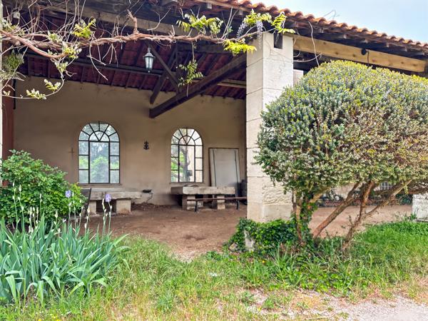 Saint-Rémy-de-Provence (13210) Ensemble immobilier à fort potentiel sur 6.5 ha