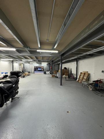 Local commercial 950 m²