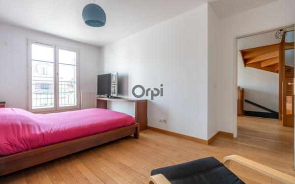 Maison à vendre    6 pièces • 156,69 m2 Joinville-le-Pont