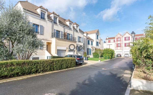 Maison à vendre    6 pièces • 156,69 m2 Joinville-le-Pont