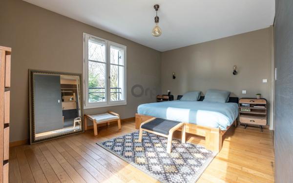 Maison à vendre    6 pièces • 156,69 m2 Joinville-le-Pont