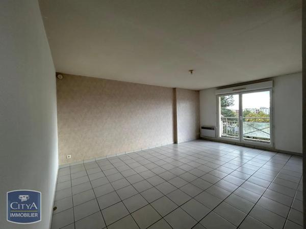 Appartement à louer 2 pièces 48.25m² Alençon (61000)
