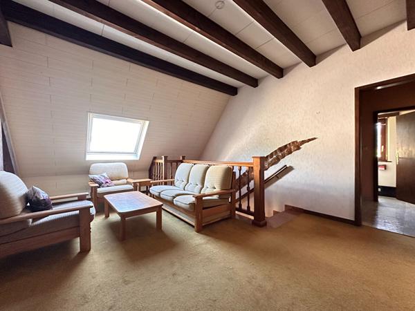 Maison - 6 pièces - 250 m²