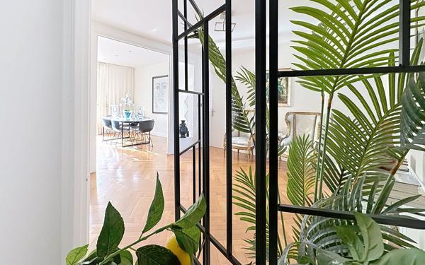 Appartement à vendre    4 pièces • 172,87 m2 Avignon