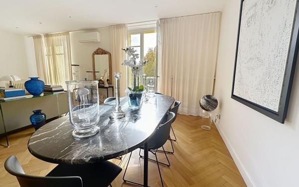 Appartement à vendre    4 pièces • 172,87 m2 Avignon