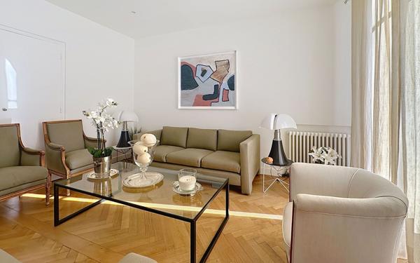 Appartement à vendre    4 pièces • 172,87 m2 Avignon