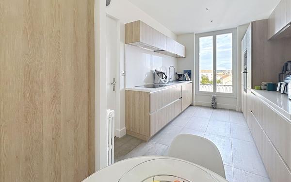 Appartement à vendre    4 pièces • 172,87 m2 Avignon